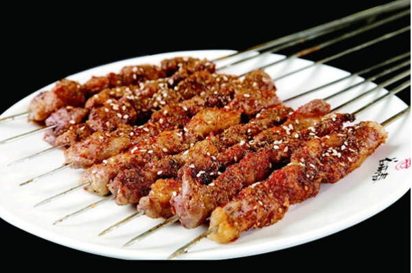 新疆特色美食羊肉串